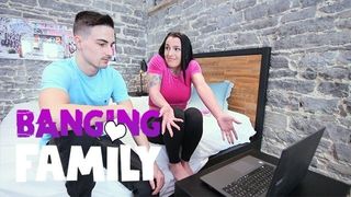 Banging Family – Fucking my Step-Sis Live on Webcam