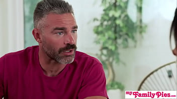 Stepdads New Girlfriend – S20:E5