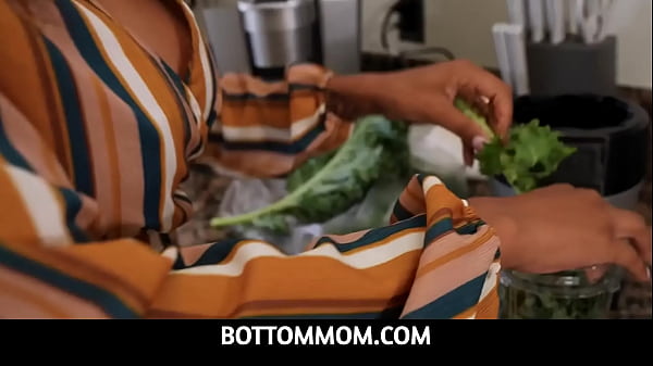 BottomMom – Ebony MILF fitness stepmom September Reign tasting stepsons big white dick