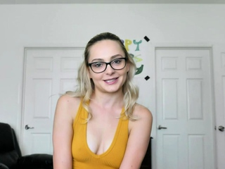 DadCrush – Helping My Stepdad Cum For Fathers Day