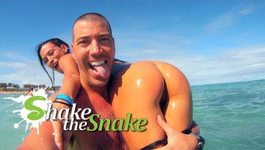 Shake The Snake – Cute Milf Amy Lee Fucked in Vacations