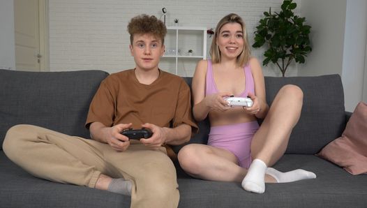 stepsister decided to have sex with stepbrother while parents are not at home – syndicete