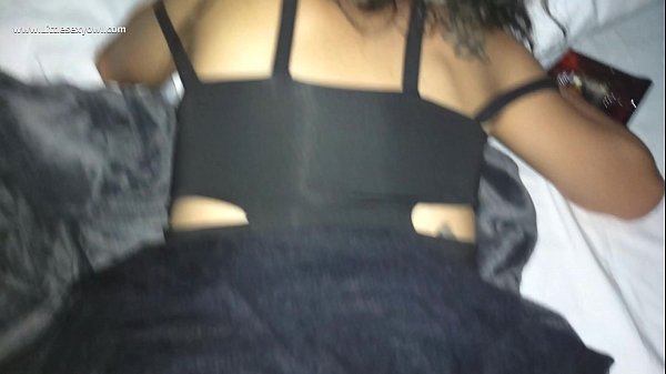 my stepdaughter is in bed she hardly feels my dick. I take the opportunity to give her a delicious creampie – interracial littlesexyowl 4k