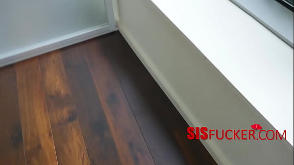 Step Sis Wants It Bad And She Isn’t Shy About It – Chloe Scott