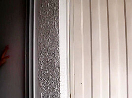 While I Was Hiding I Discovered My Stepmother Masturbating In Her Room Watching Porn – Porn In Spanish