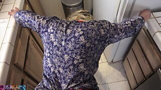 Milking stepson in the kitchen before his date
