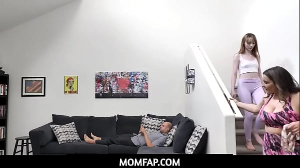 MomFap -Teen stepdaughter Cecelia Taylor seduces her stepdad to fuck her when her stepmom Natasha Nice goes to the gym
