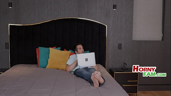Watch Me Fuck Your Stepad, Bestie