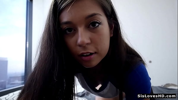 Stepsis Loves Blowjob in Homemade – I went half naked into my stepbrother’s room just to suck his cock, because I love giving blowjobs