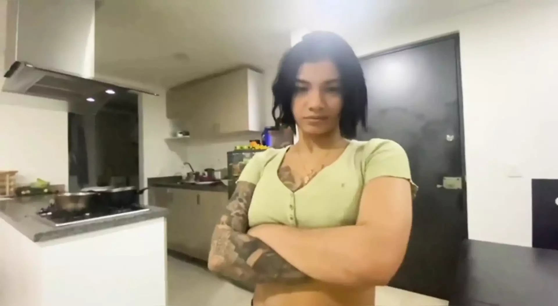 My dad’s wife sucks my dick _ I realize and fuck her (1080P)